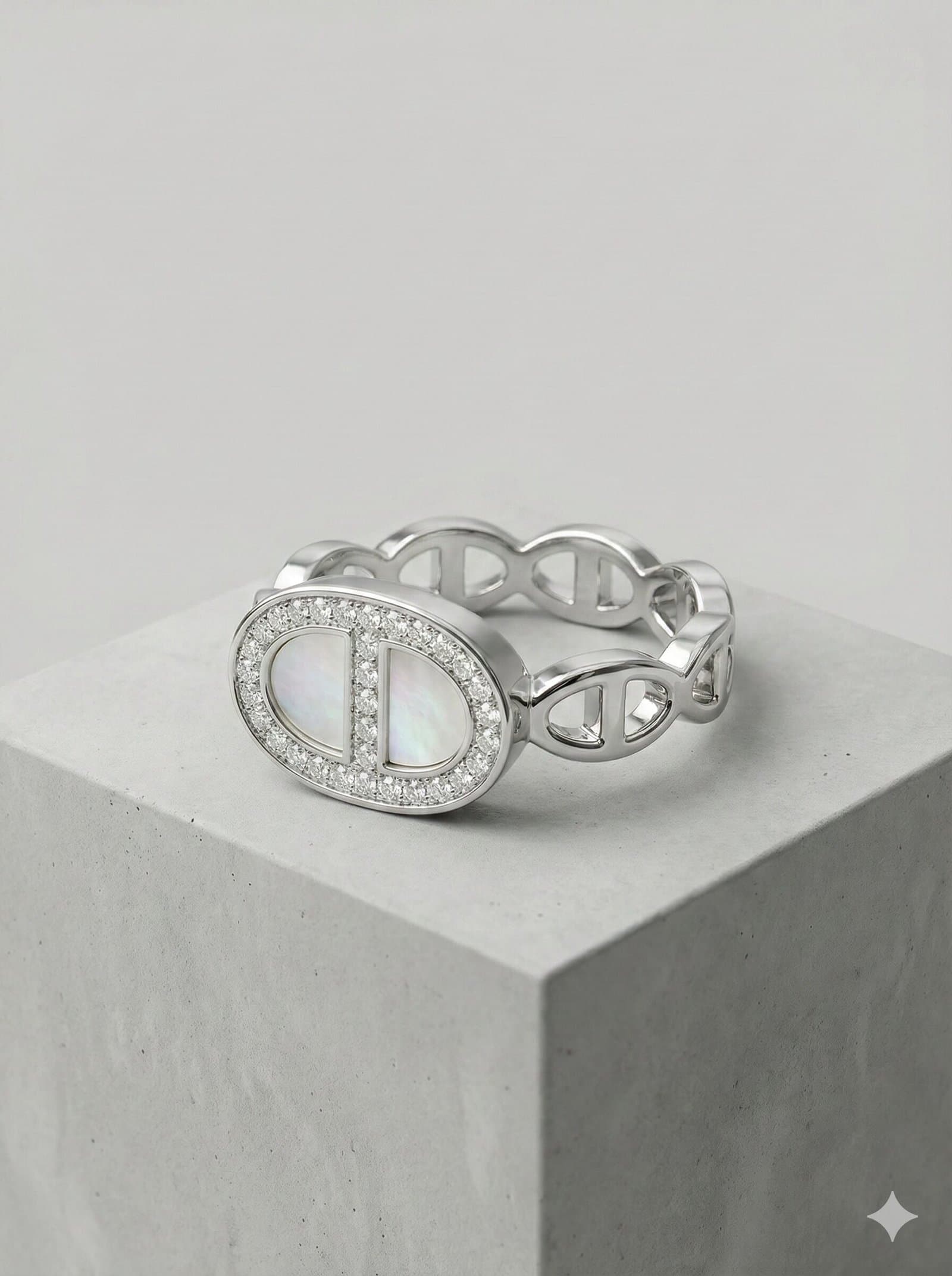 Silver-Toned Chain Link Ring with Oval Pearlescent Inlay and Pave Crystal Halo — image 2