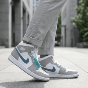 Heritage Air Mid Wolf Grey with Teal Accents