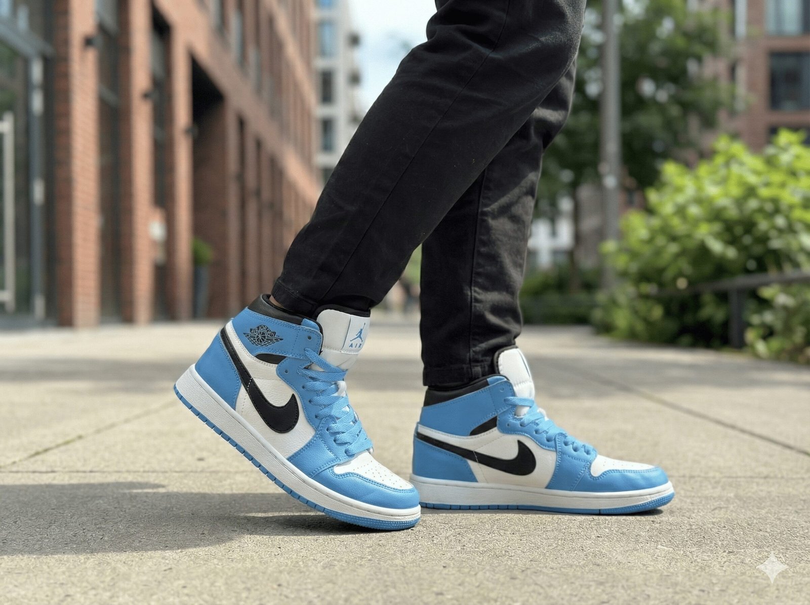 top court sneaker university blue & black