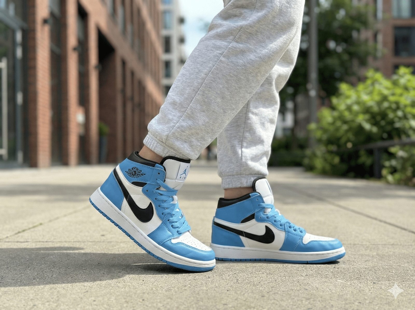 top court sneaker university blue & black