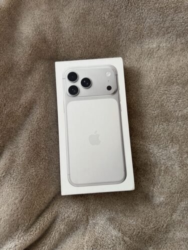 iPhone 17 Pro Max 512 GB Silver 5G (eSim only) With FaceTime - TDRA Version photo review